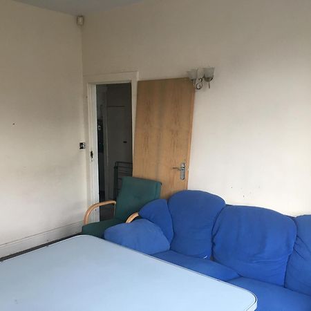 Single Room - Town & University Nearby, 24H Bus, Airport-Linked Manchester Exteriör bild