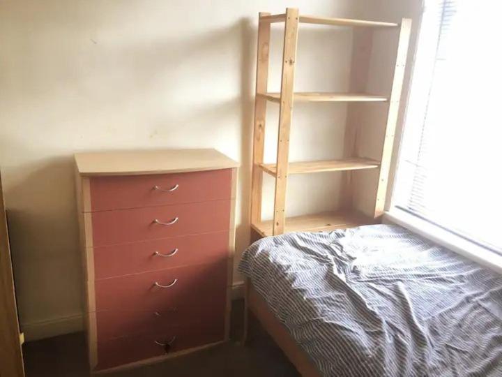 Single Room - Town & University Nearby, 24H Bus, Airport-Linked Manchester Exteriör bild
