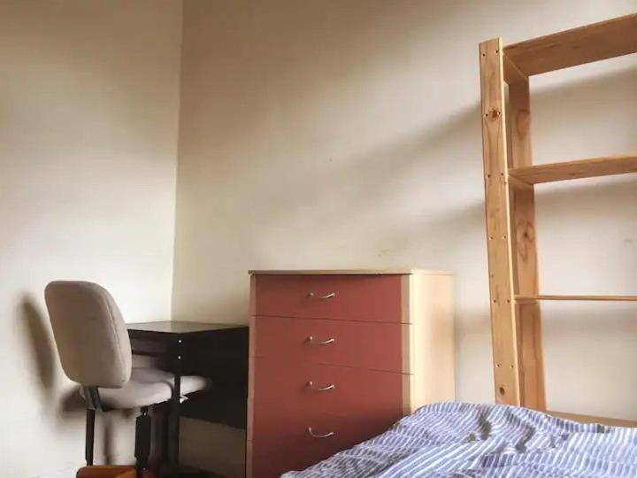 Single Room - Town & University Nearby, 24H Bus, Airport-Linked Manchester Exteriör bild