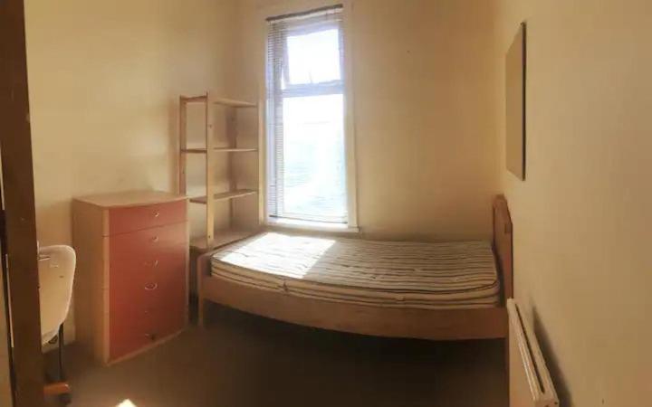 Single Room - Town & University Nearby, 24H Bus, Airport-Linked Manchester Exteriör bild