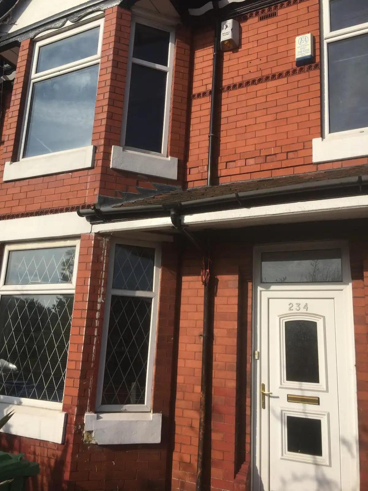 Single Room - Town & University Nearby, 24H Bus, Airport-Linked Manchester Exteriör bild